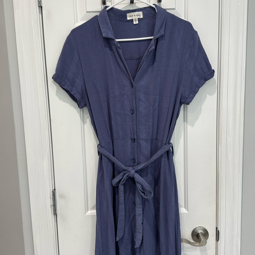 Anthropologie cloth & stone womens  belted button down shirt dress. Size medium